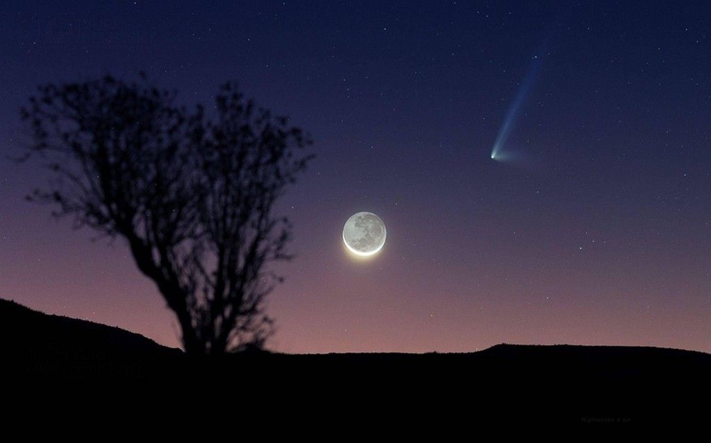 comet-panstarrs-and-a-crescent-moon