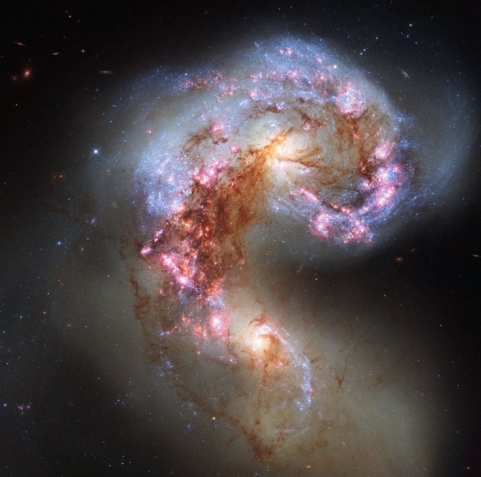 Galaksiler Çarpıştığında Ne Olur?