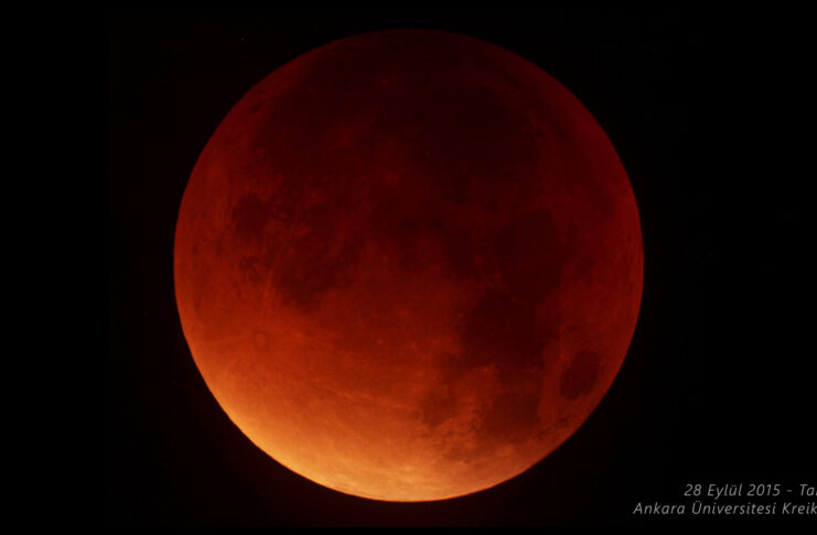 Tam Ay Tutulması Sırasında Ay