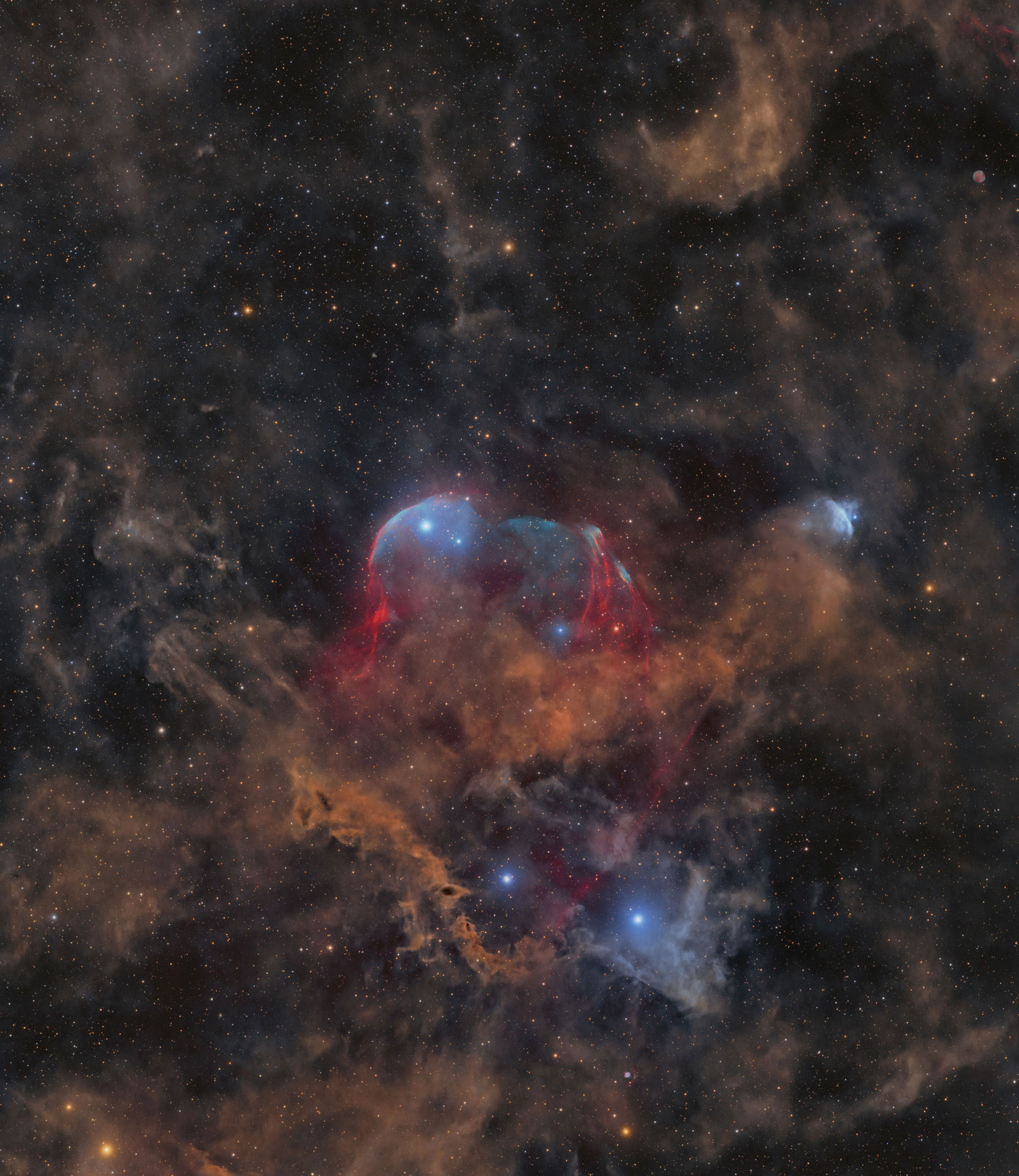 Günün Astronomi Görseli 9 Haziran 2025 | Uzaydan Haberler Skila ve Haribdis arasında: Çift Kozmik Keşif | Uzaydan Haberler