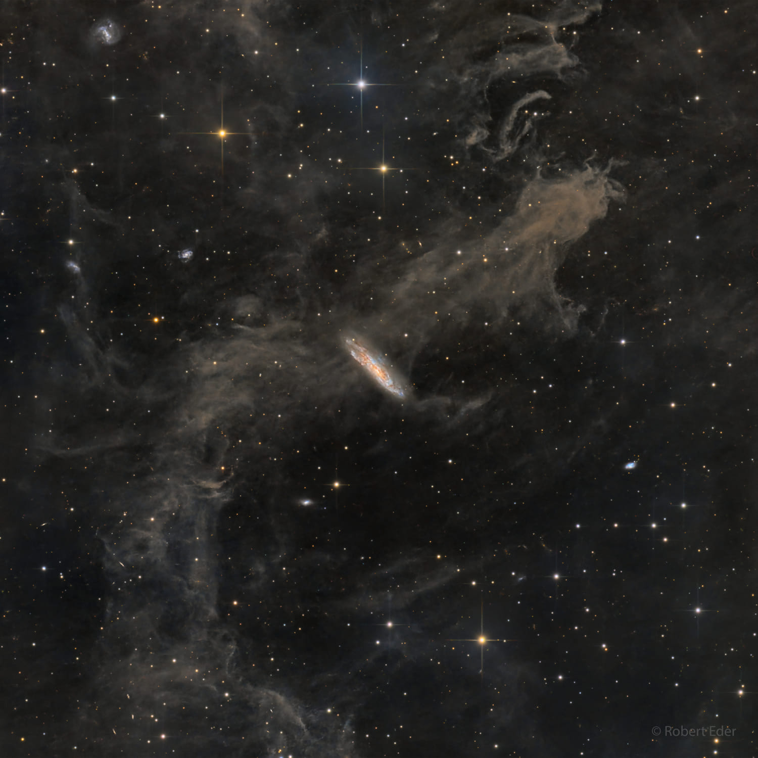 Günün Astronomi Görseli 28 Ağustos 2025 | Uzaydan Haberler Galaksiler, Yıldızlar ve Toz | Uzaydan Haberler