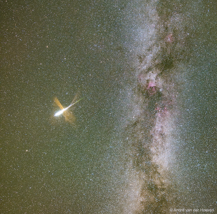 Samanyolu ve Patlayan Meteor | Uzaydan Haberler