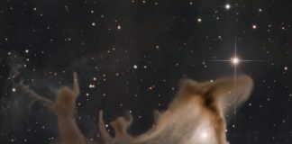 Hayalet Nebulası’nın Toz Şekilleri Hayalet Nebulası'nın Toz Şekilleri