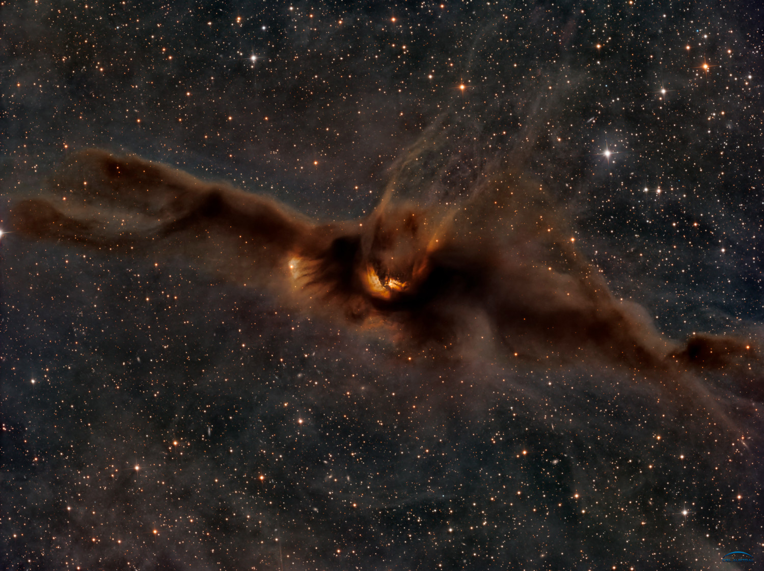 Günün Astronomi Görseli 30 Ekim 2025 | Uzaydan Haberler Lynds Karanlık Nebulası 43 | Uzaydan Haberler