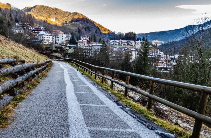 Bir Gün Dönümü Güneşi Dövmesi Bir Gün Dönümü Güneşi Dövmesi