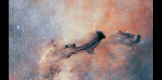 B93: Karanlık Bir Yıldızlararası Hayalet B93: Karanlık Bir Yıldızlararası Hayalet