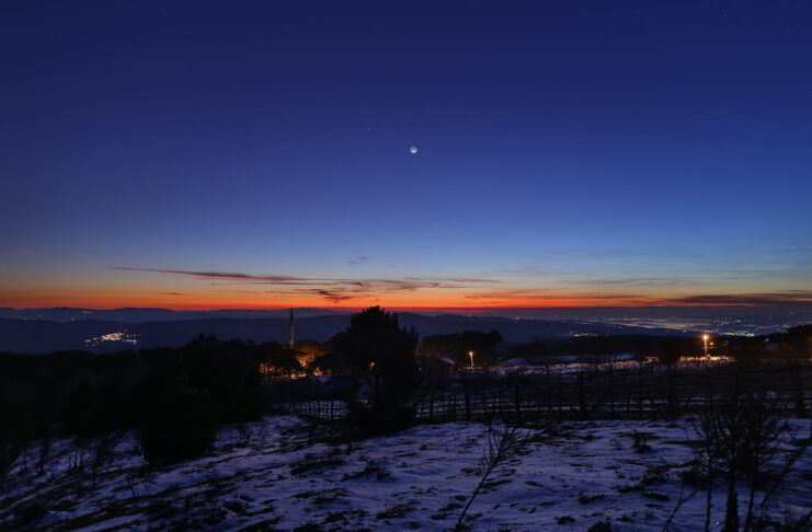 Ay ve Gezegenlerle Alacakaranlık Ay ve Gezegenlerle Alacakaranlık
