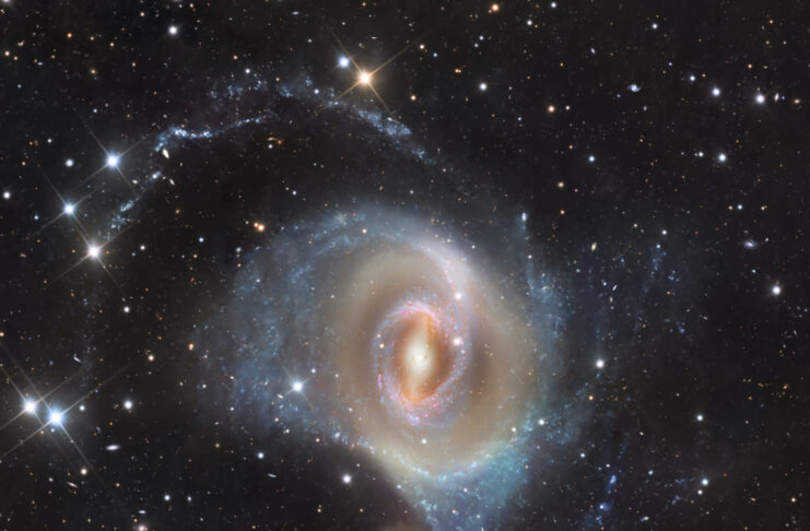 Spiral Galaksi NGC 1512: Geniş Alan Spiral Galaksi NGC 1512: Geniş Alan