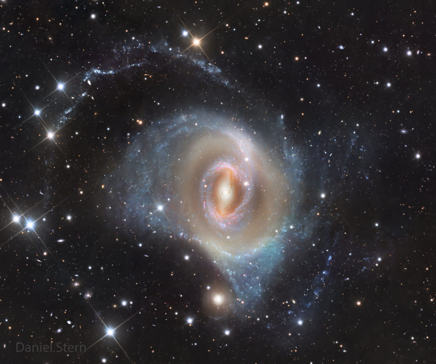 Spiral Galaksi NGC 1512: Geniş Alan | Uzaydan Haberler