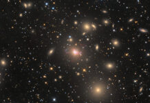 Perseus Kümesinde NGC 1275 Perseus Kümesinde NGC 1275