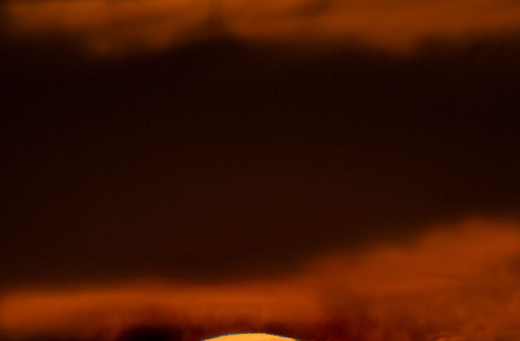 Aktif Güneş Lekesi Bölgesi 4366 Güneş’i Geçiyor Aktif Güneş Lekesi Bölgesi 4366 Güneş'i Geçiyor