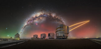 Paranal Gözlemevi Üzerinde Parlayan Gökyüzü Paranal Gözlemevi Üzerinde Parlayan Gökyüzü