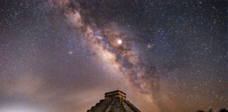 Tüylü Yılan Piramidi’nde Ekinoks Tüylü Yılan Piramidi'nde Ekinoks