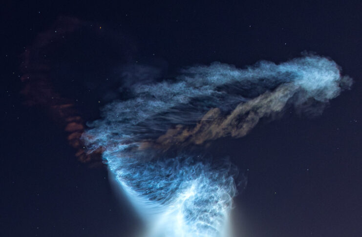 Fırlatma Dumanı: SpaceX Denizanası Fırlatma Dumanı: SpaceX Denizanası