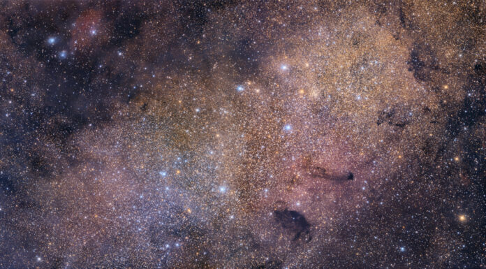 Messier 24: Yay Yıldız Bulutu Messier 24: Yay Yıldız Bulutu