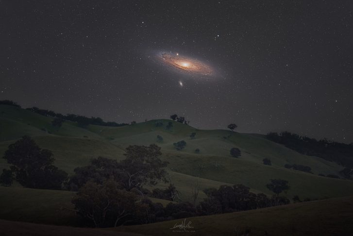 Güney Baharında Andromeda Güney Baharında Andromeda